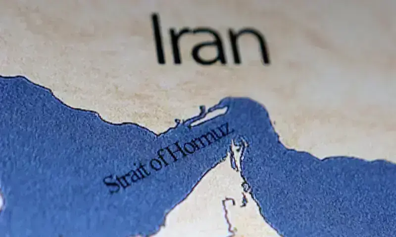ایران نے خلیج عمان تک سمندری پابندیاں بڑھا دیں