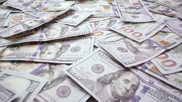 پاکستان میں ایکسچینج کمپنیوں کے کمرشل بینکوں کو ڈالر کی فروخت میں 30 فیصد اضافہ