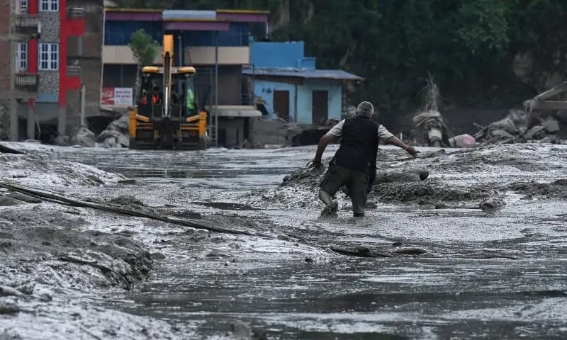 ٹیسٹ: نیپال اور تبت میں سیلاب سے کم از کم 165 افراد ہلاک، 1,000 سے زائد لاپتہ