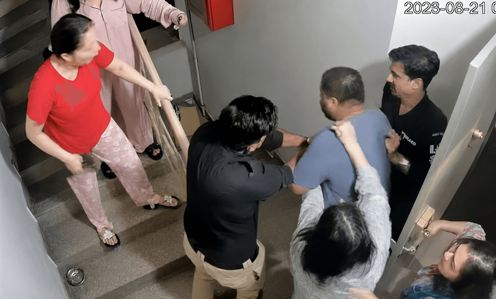 کراچی میں پڑوسیوں کا تنازع غیر ضروری توجہ کا مرکز بن گیا