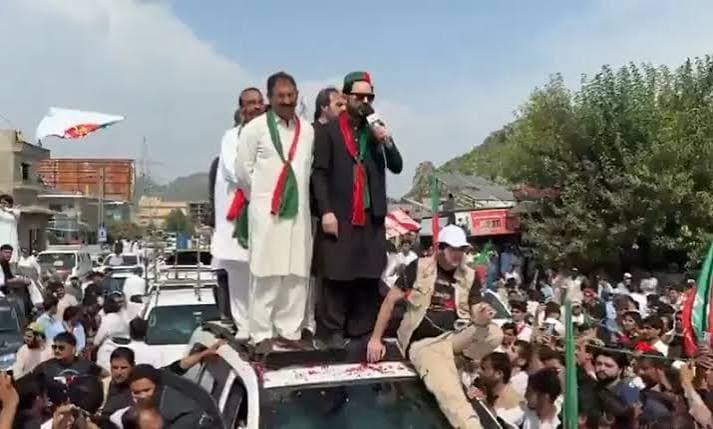 پی ٹی آئی کا لانگ مارچ