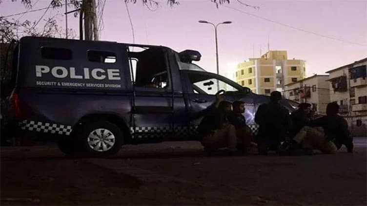 کراچی: اسٹریٹ کرائم کی واردات کے بعد پولیس مقابلہ، 3 ڈاکو ہلاک