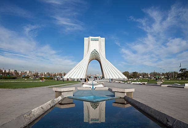 ایران کو مزاحمت کے ساتھ ساتھ اصلاحات کی بھی ضرورت ہے: میئر تہران